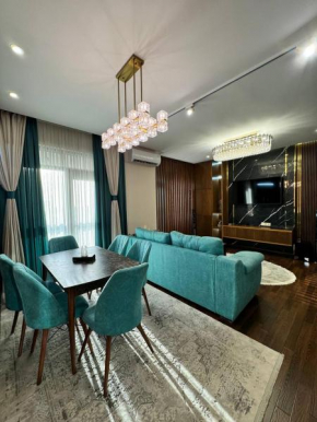 Luxury suite with great cityscape